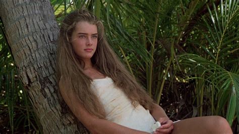 blue lagoon nudity|Brooke Shields, Christopher Atkins on Blue Lagoon nudity。